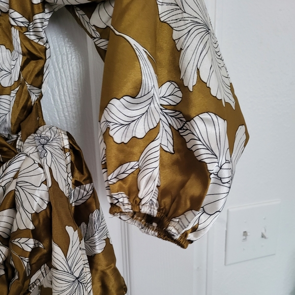 Top - Picture 2 of 5